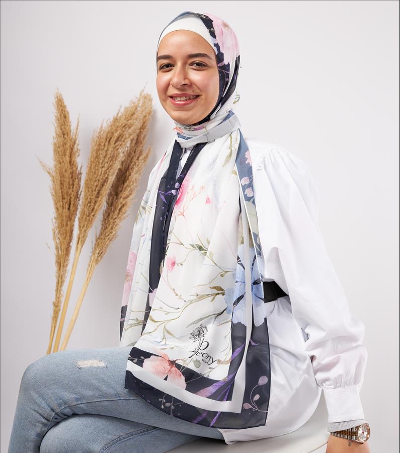 0J4A2890 Blue Framo - Image 1